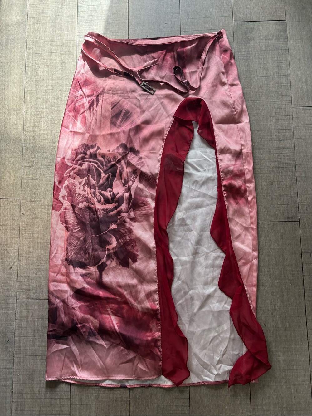 3 for $30- Y2K Pink Rose Print Satin Skirt with Front Slit & Gem Belt
